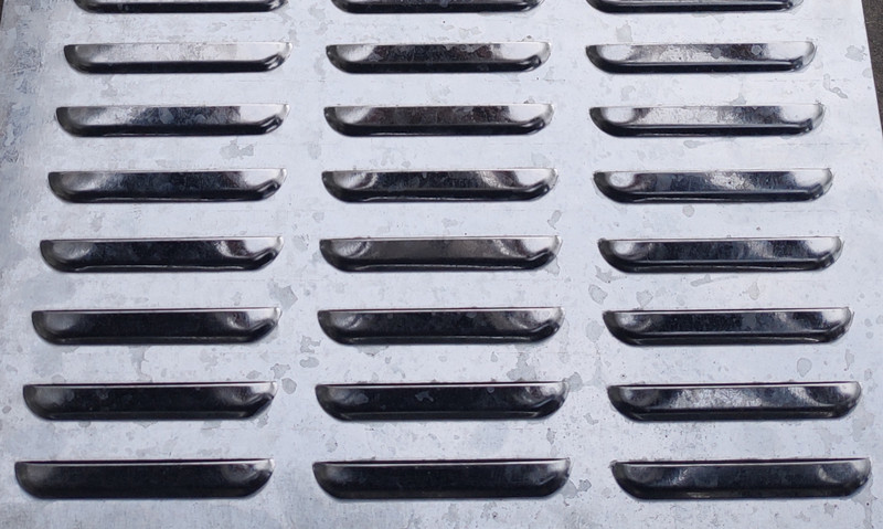 鐵板百葉孔洞洞板產(chǎn)品展示